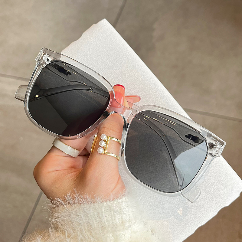 UV400 Sunglasses for Women Ret - Street Fashion Shoot のレビューと価格