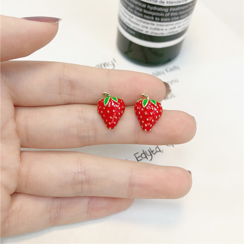 Acrylic Strawberry Earrings Fa - Street Fashion Shoot のレビューと価格