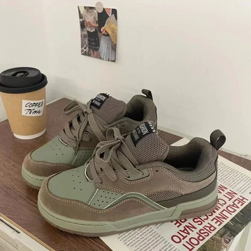 Fashion Vintage Sneakers Men A - Street Fashion Couple のレビューと価格