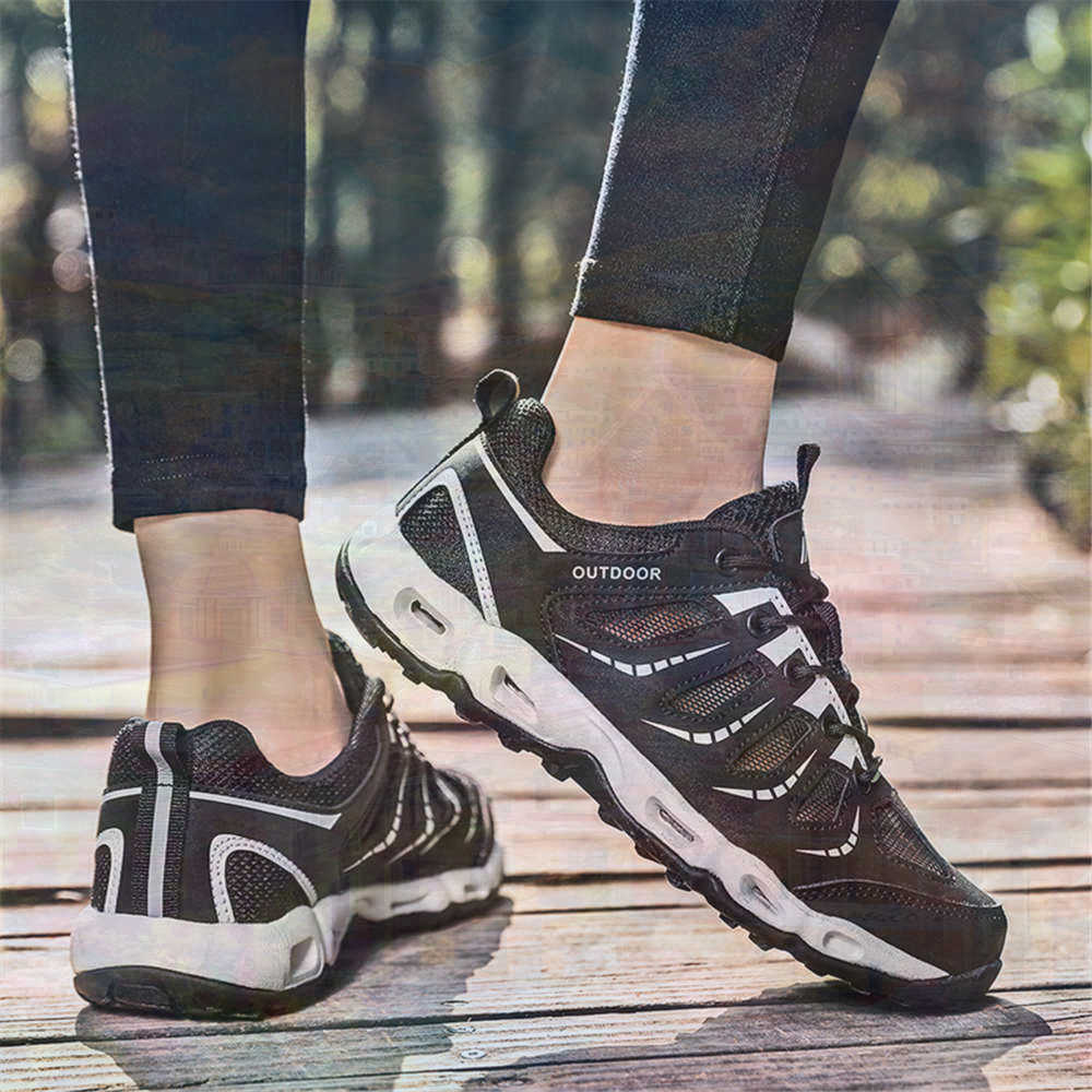Sumer Round Tip Silver Sneaker - Street Fashion Canada のレビューと価格